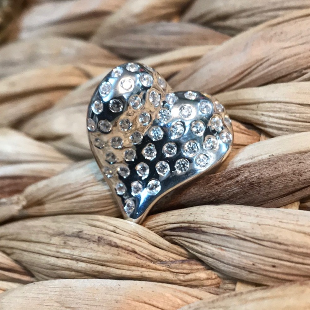 Beautiful 9.25 sterling silver pendant